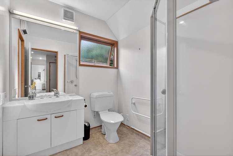 2/130 Muritai Road Eastbourne_9