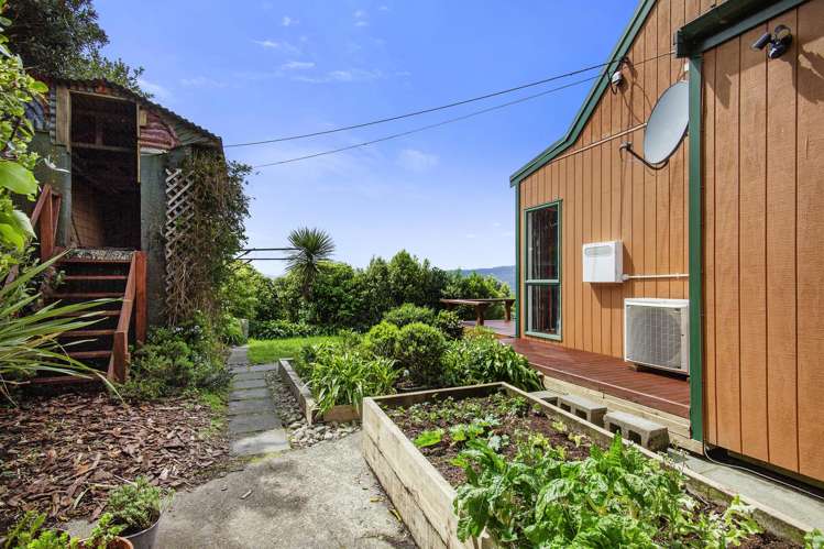 83 Miromiro Road Normandale_19