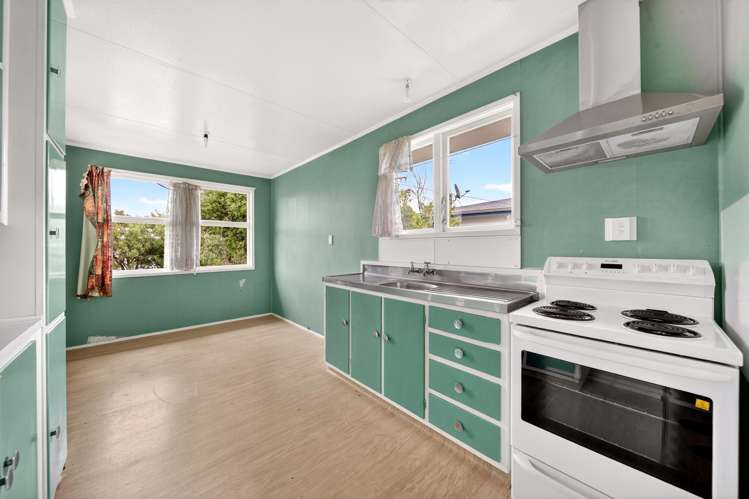 4 Hardie Grove Featherston_3