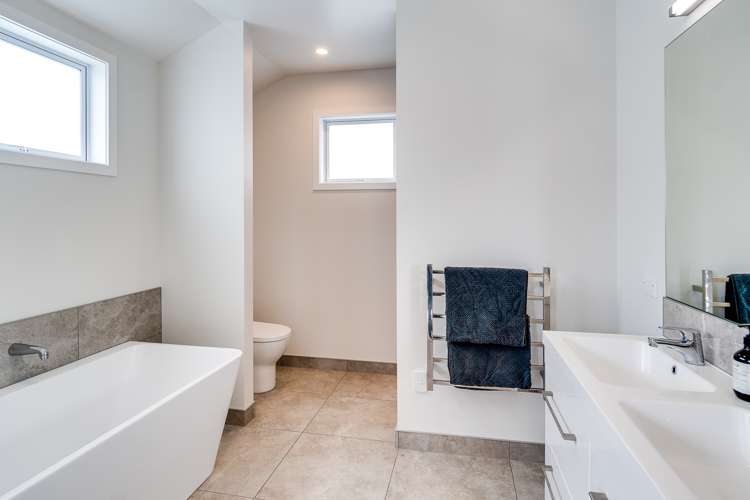 3 Benmore Place Poraiti_12