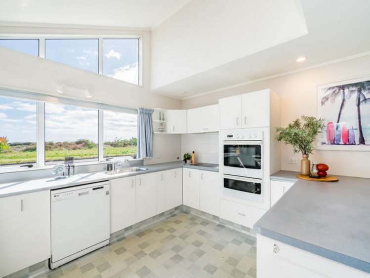 300 Manly Street Paraparaumu Beach_5