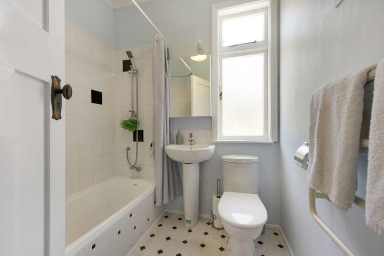 21 Burrows Avenue Karori_24