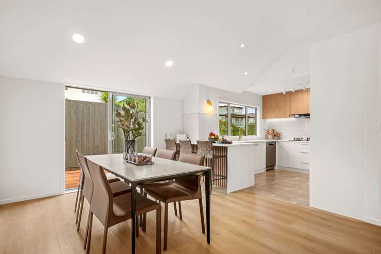 67 Fernhill Way Oteha_6