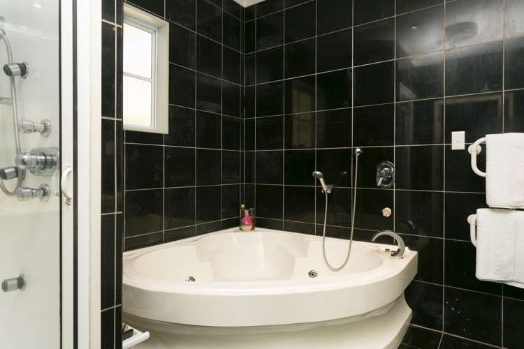 170 Mapara Road Acacia Bay_13