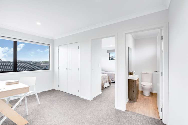 2/8 Jennian Avenue Rototuna_22