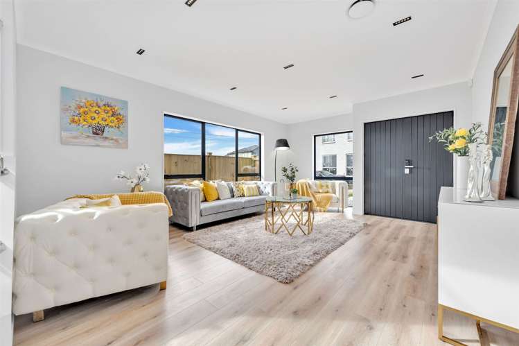 30 Ballyalton Crescent Flat Bush_1