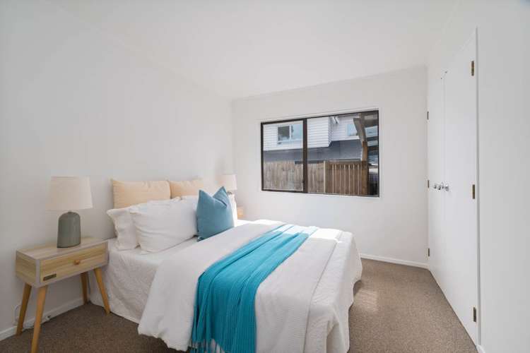 2/57 Moore Street Hillcrest_12