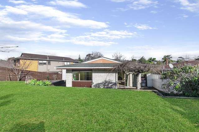 23 Beechdale Crescent Pakuranga Heights_1