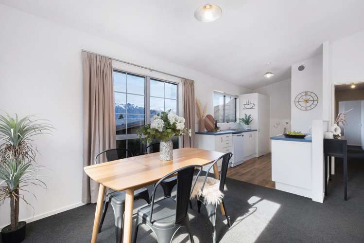 9 Avalon Crescent Fernhill/Sunshine Bay_5