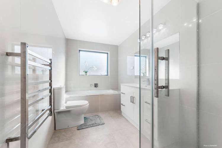 19 Tims Crescent Flat Bush_13