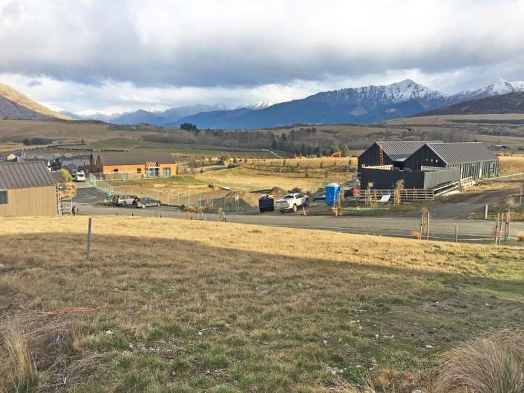 23 Falconer Rise Jacks Point_3