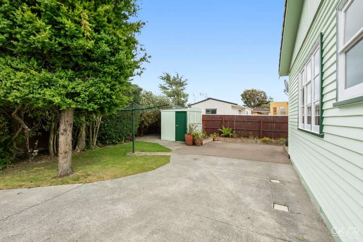 32 Hall Crescent Epuni_18