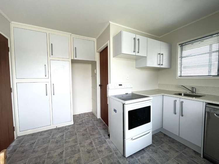 2/6 Papatahi Place Henderson_6