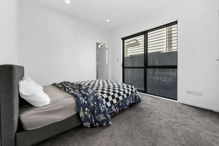 23 Tannaghmore Drive Flat Bush_12