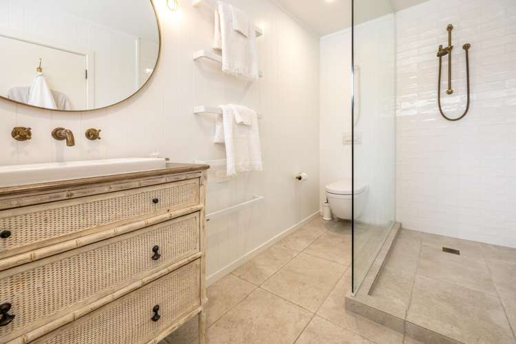 379i Gordons Road Waiheke Island_40
