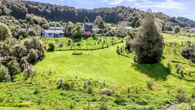 Two dwellings with spectacular views