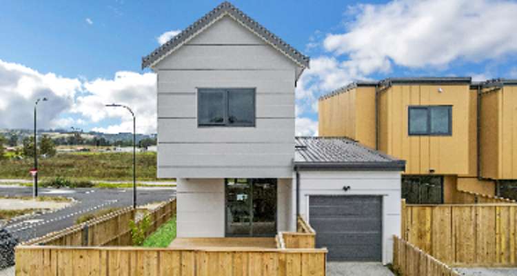 35 Otuwairoa Esplanade_0