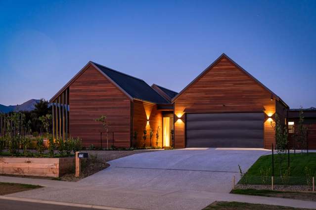 High-End Furnished New Build in Northlake