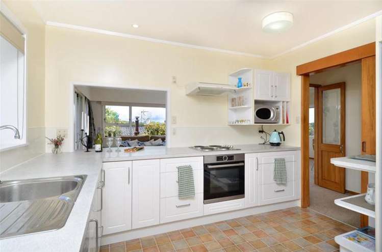 24 Taitua Drive Te Atatu South_11