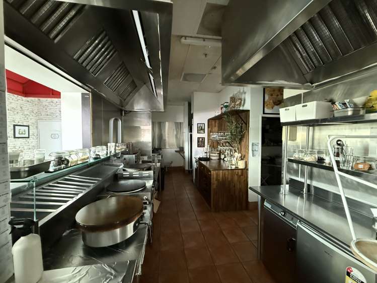 Shop 6/62 - 78 Hurstmere Road Takapuna_10