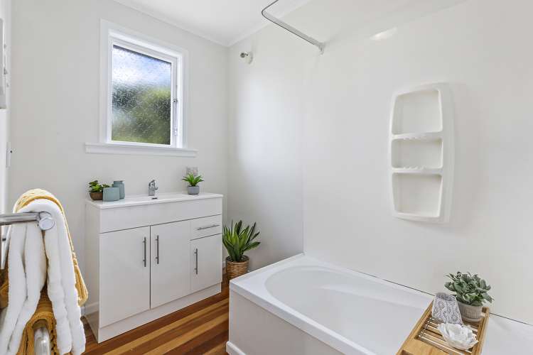 99 Parkvale Road Karori_15