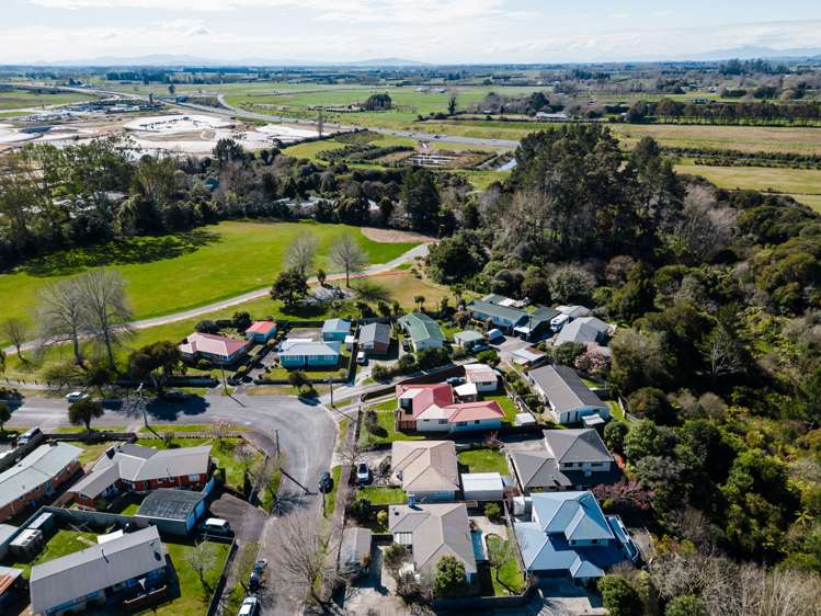 60 Southsea Crescent Silverdale_23