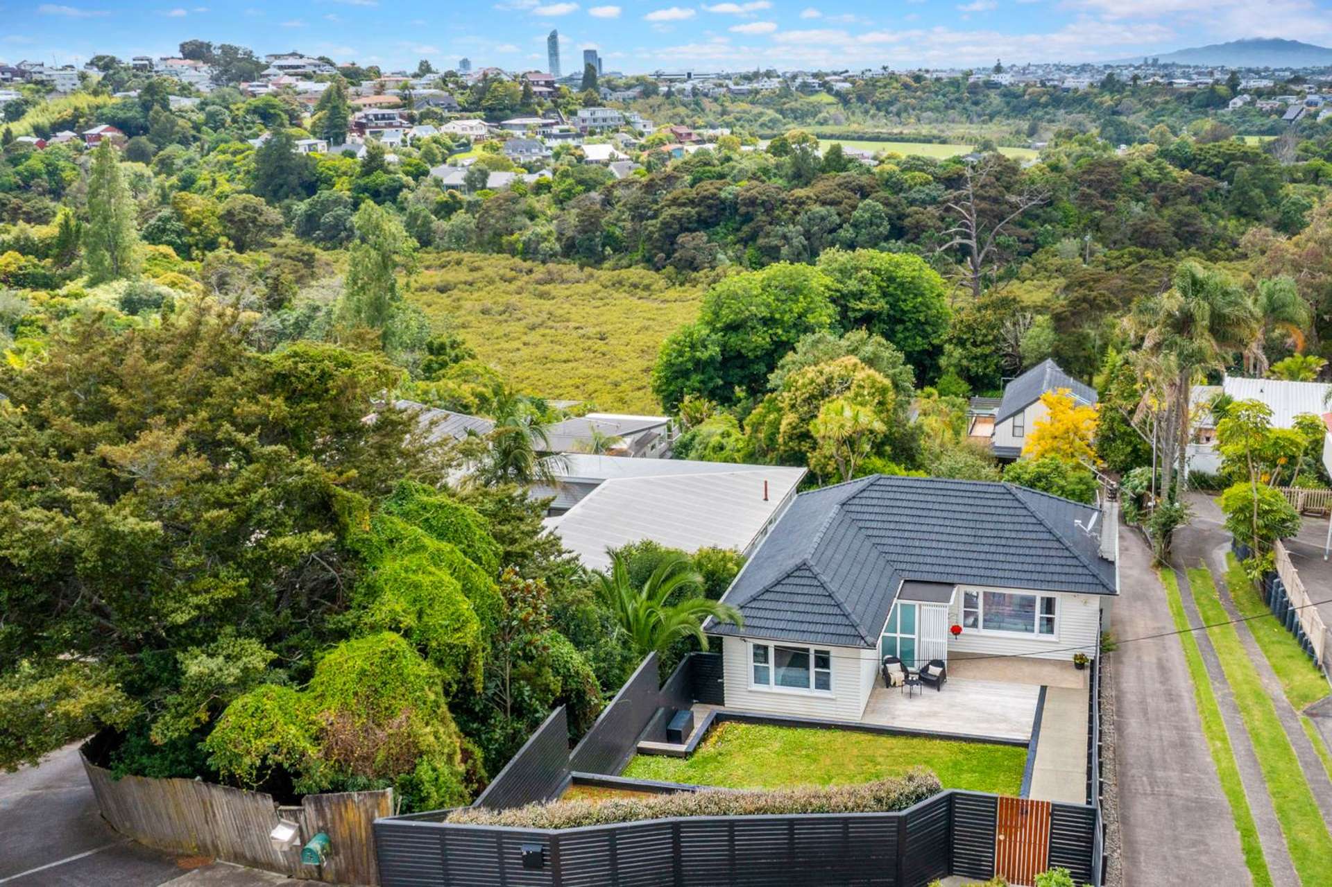 5A Lake Road Northcote_0