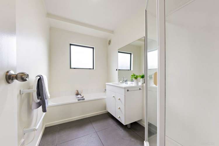 30 Loughanure Place Massey_9