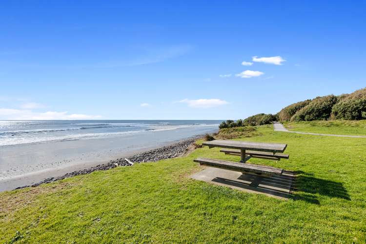 49 Links Drive Waiwhakaiho_21