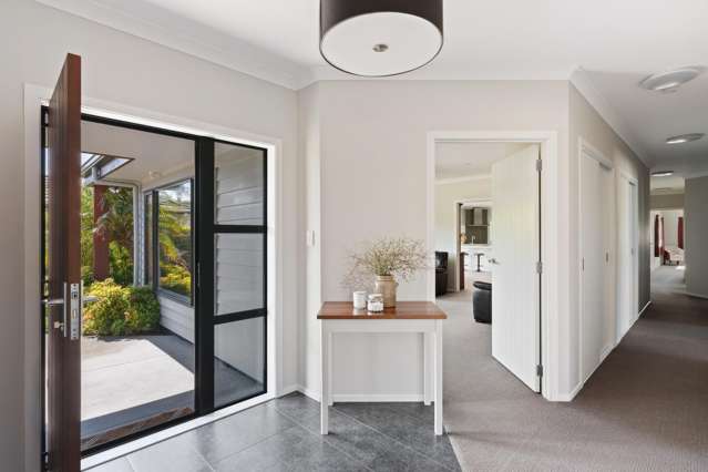 7 Silverstone Place Lytton West_2