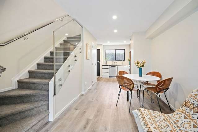 2/11 Scanlen Terrace Kelston_4