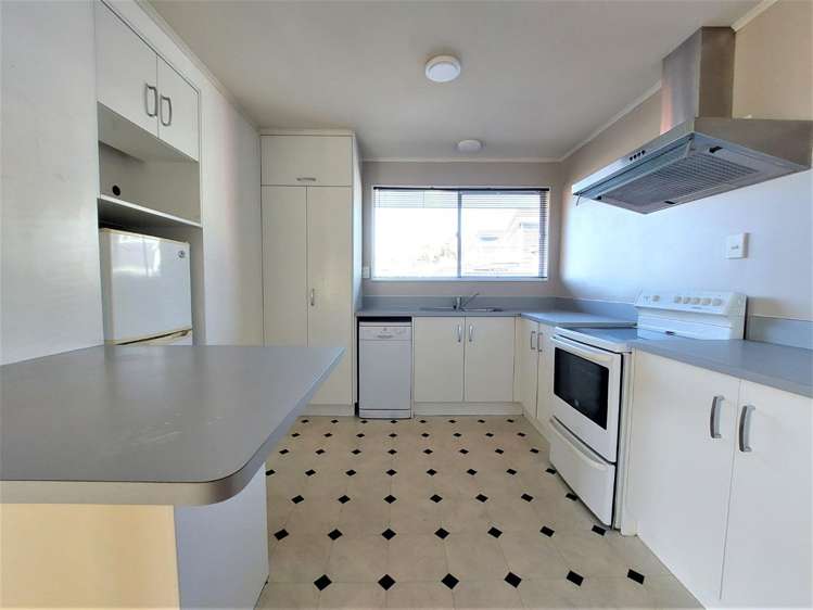 1235A Victoria Street 3295_3