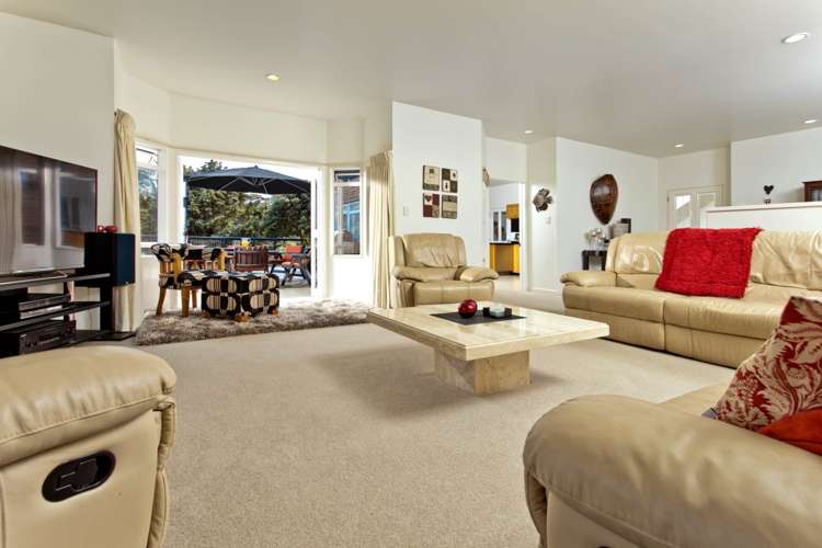 1 Oakford Park Crescent Greenhithe_5