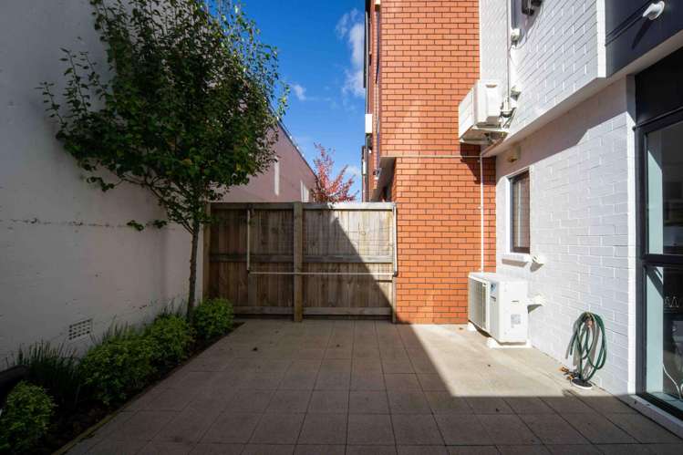 14/182 London Street Hamilton Central_18