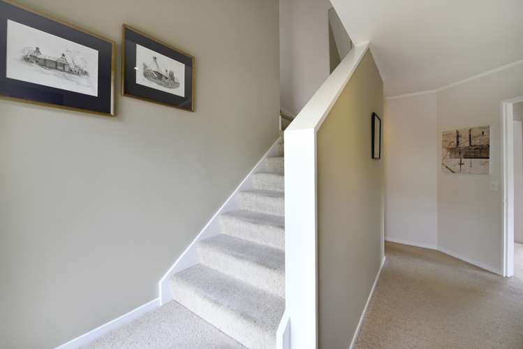 21 Farnham Drive Richmond_9