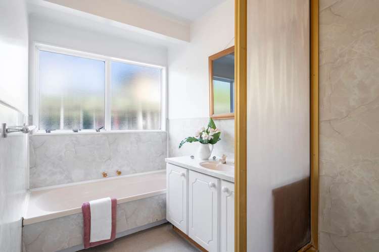 2/8 Kaipatiki Road Glenfield_9