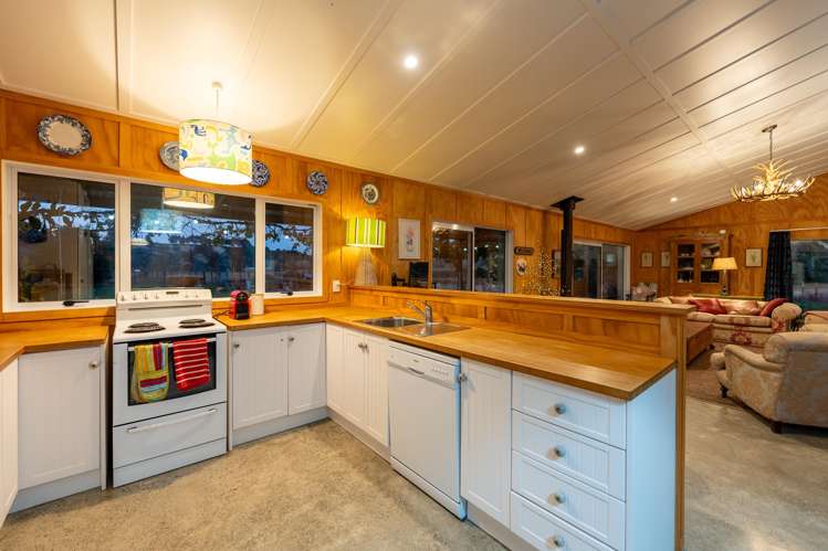 161 E and H Rowes Road Hunterville_7