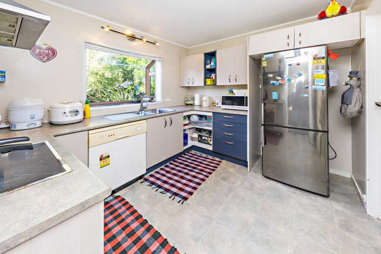 2/8 Sentosa Place Clover Park_3