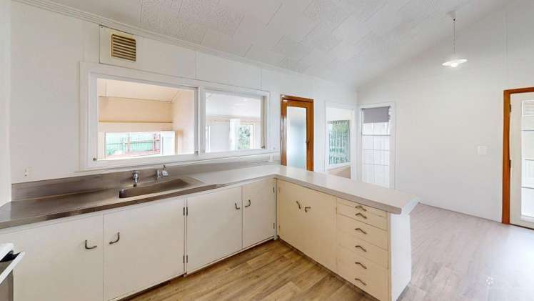 390 Wellington Road 1214_2