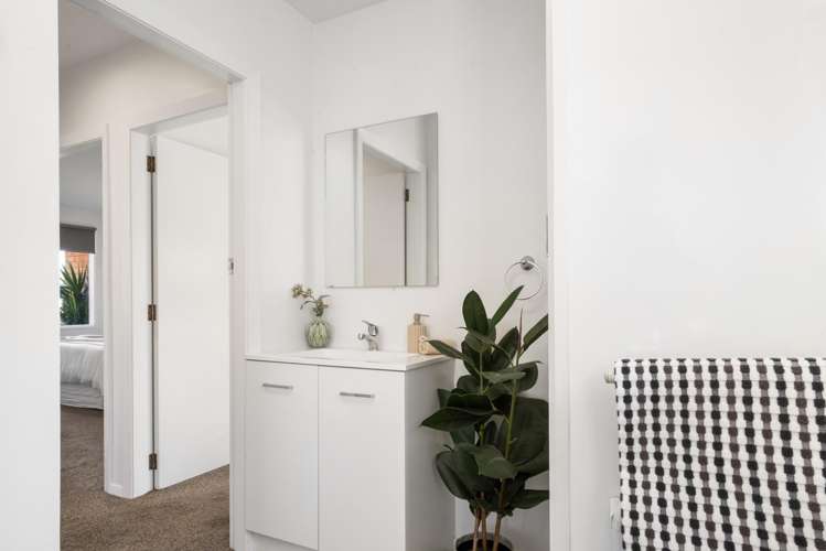 2/4 Lomax Place Islington_15