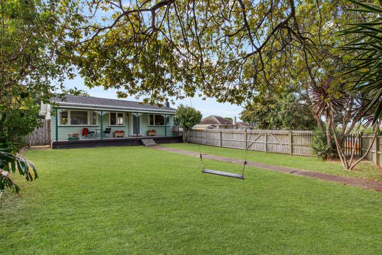 1/16 Lancaster Road Beach Haven_1