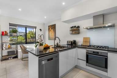 10 Malcolm Calder Road_1