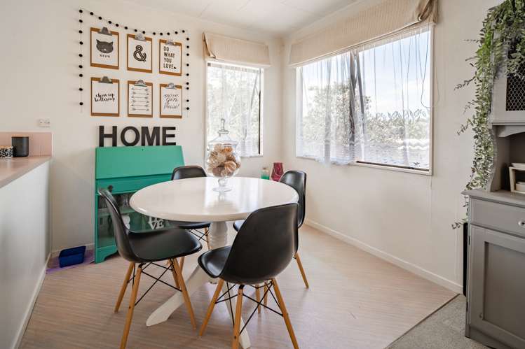 1/5 Miriam Corban Heights Henderson_8