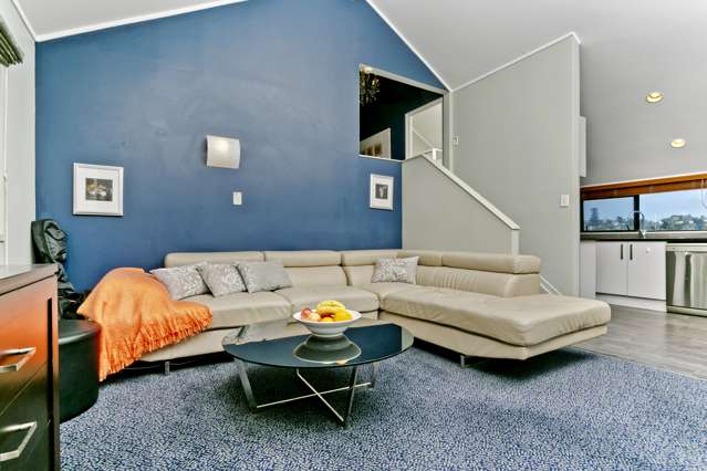 2/41 Howard Road Northcote_2