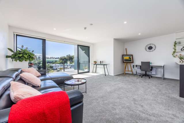 64/8 Thompson Park Road Mount Wellington_1