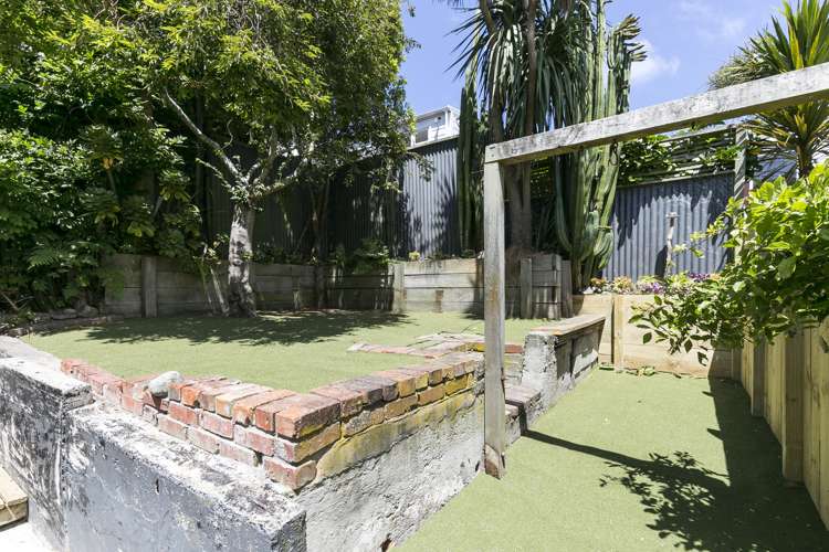 16 Dawson Street Berhampore_17