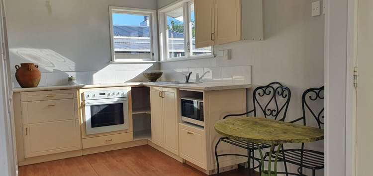 1 Hardie Grove Featherston_2