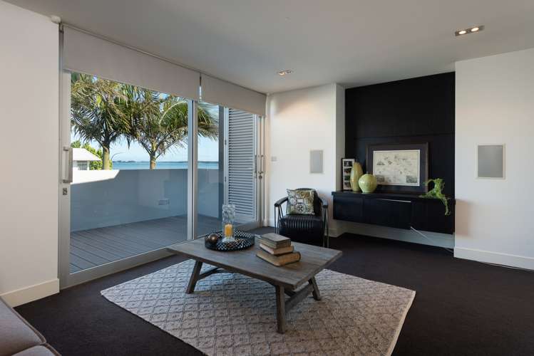 2/64 Harbour Drive Otumoetai_6