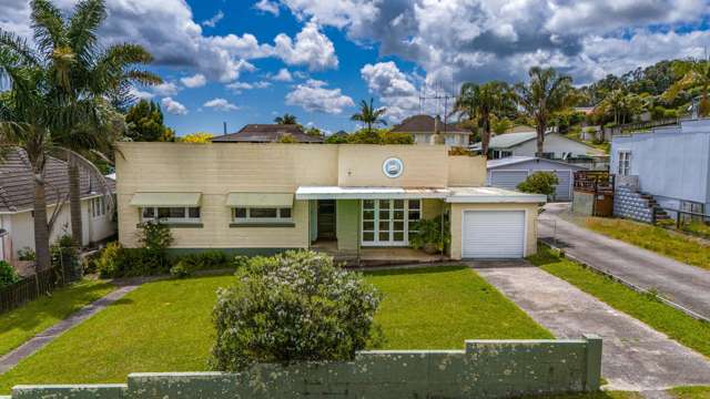 Art Deco Charm Awaits on Okahu Road