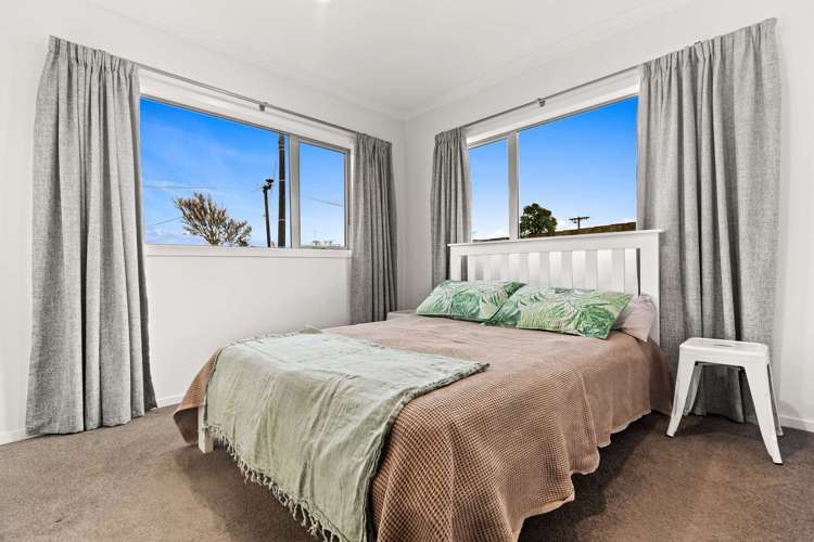 1/11 Maynard Place Temple View_12